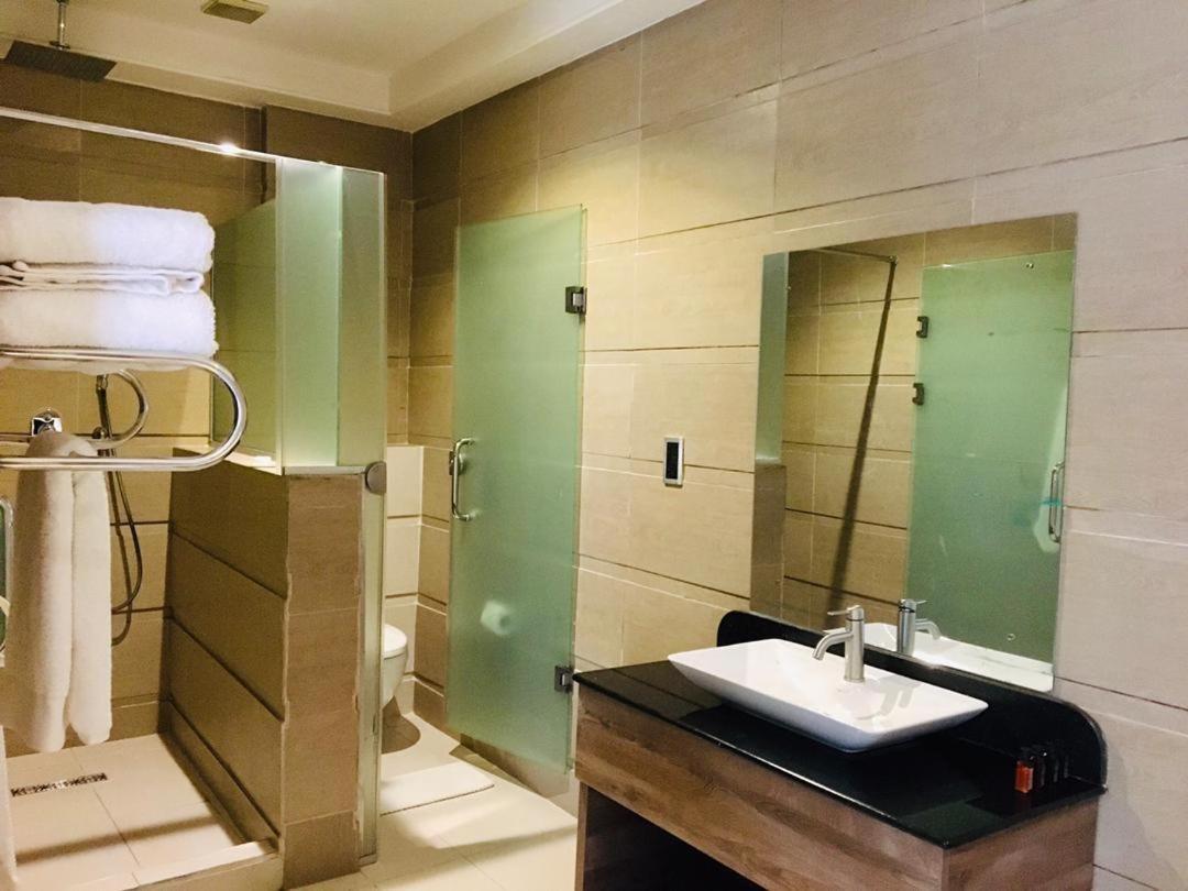 אבוג'ה Summerset Continental Hotel Maitama By T E L E Hospitality מראה חיצוני תמונה
