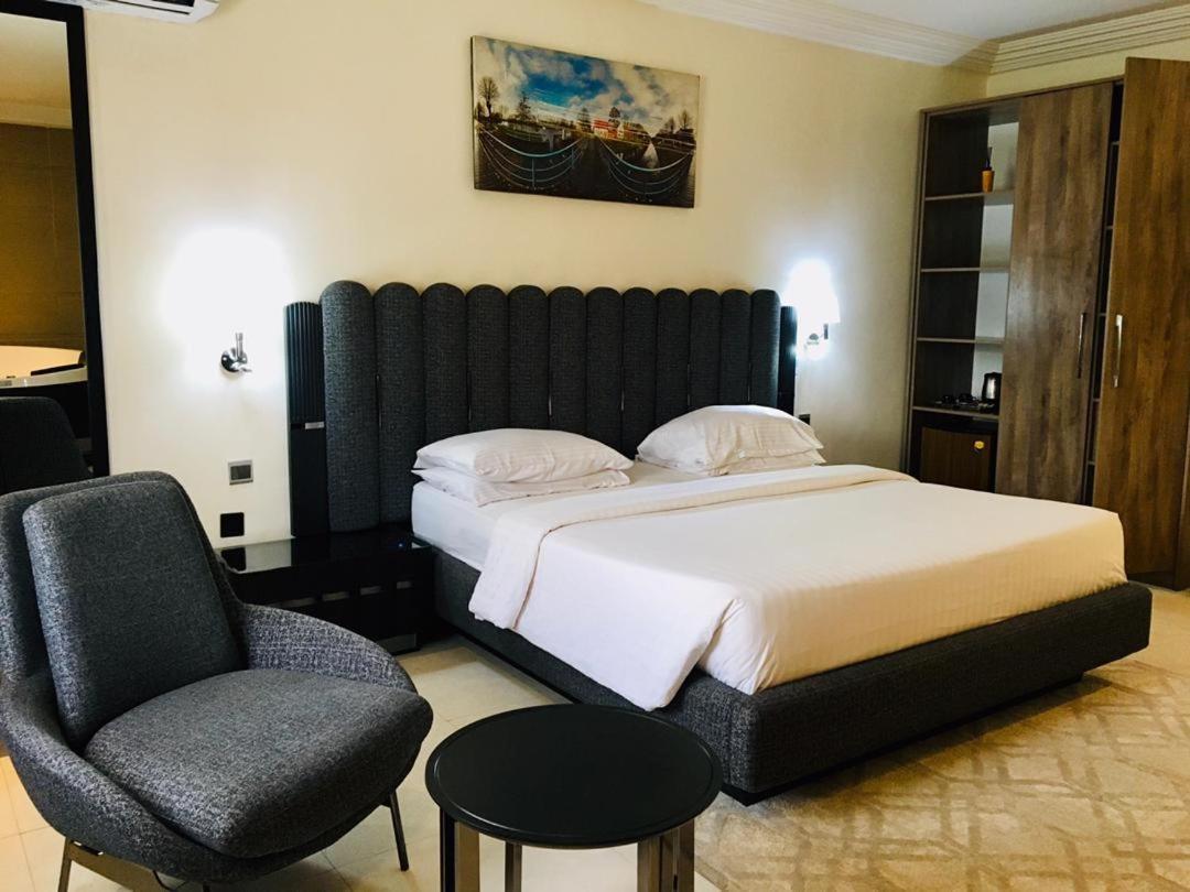 אבוג'ה Summerset Continental Hotel Maitama By T E L E Hospitality מראה חיצוני תמונה