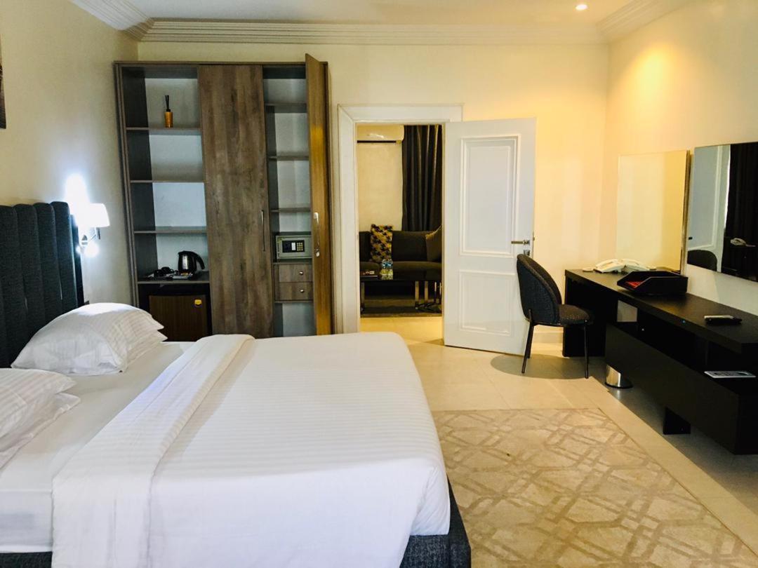 אבוג'ה Summerset Continental Hotel Maitama By T E L E Hospitality מראה חיצוני תמונה