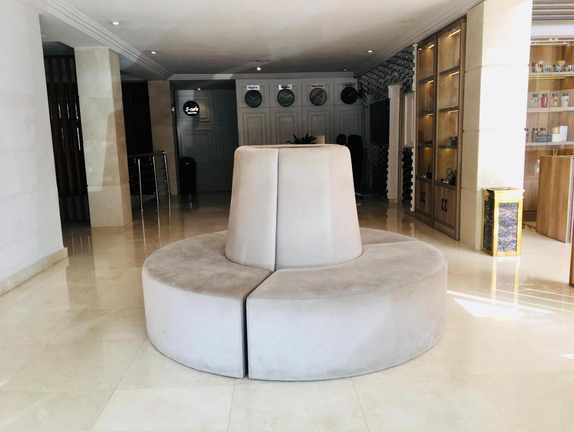 אבוג'ה Summerset Continental Hotel Maitama By T E L E Hospitality מראה חיצוני תמונה